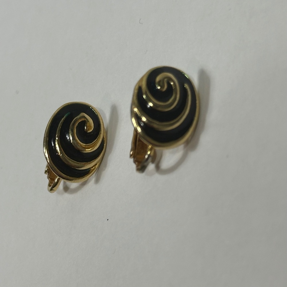 Vintage Gold Tone Dark Blue Enamel Spiral Oval Clip On Earrings‎